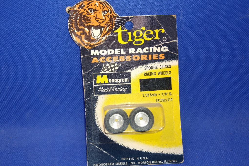 Slotcars66 7/8' Monogram Tiger 1/32nd scale SR1052/119 sponge slick racing wheels  